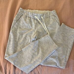 Lululemon On The Fly 7/8 Pant Size 6 heather gray